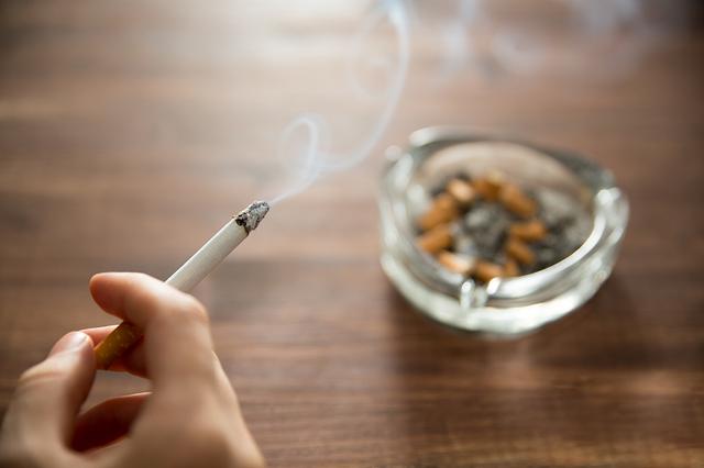 年輕人患上腦血管疾病 該反省有無這些習慣